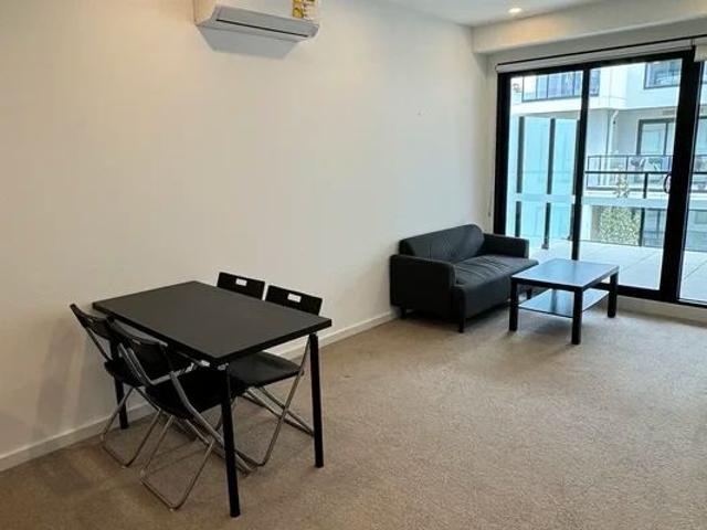 Eastwood Monash, Melbourne