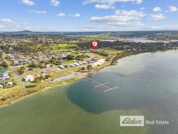 Easy Modern Living Close to Harbour
