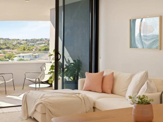 Easy Modern Living with Rare Multi Purpose Room