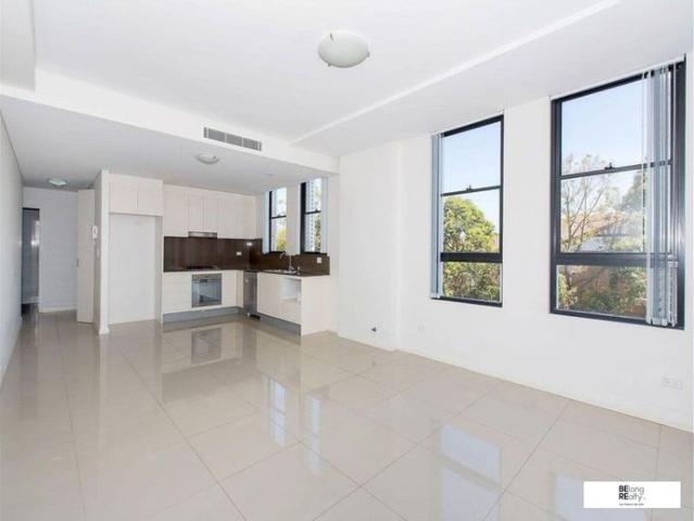 Easy access to the CBD, universities, bus stations, shopping malls, golf courses and airport