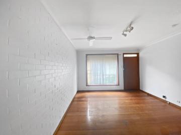 EASY ACCESS TO GEELONG CBD, SOUTH GEELONG OR GEELONG TRAIN STATION