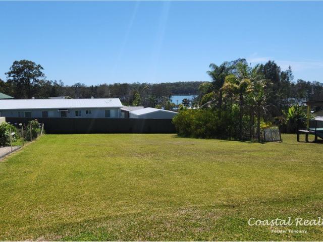Easy build blank canvas close to waterfront