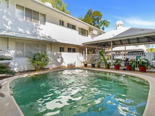 Easy Beachside Living in Palm Cove