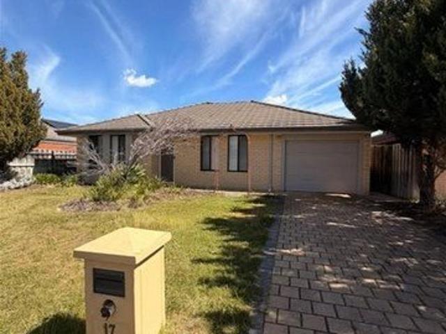 EASY CARE 3x1 LIVING IN THE HEART OF ELLENBROOK!