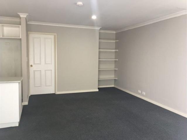 Easy Care 3x2 Home in Quiet Joondalup Cul De Sac