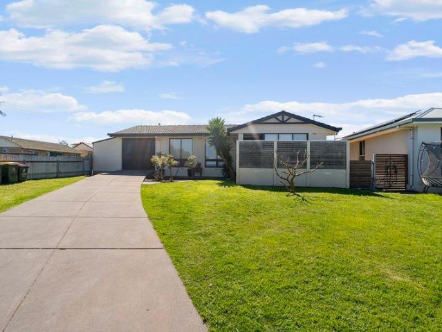 Easy Care Coastal Living in a Convenient O'Sullivan Beach Location