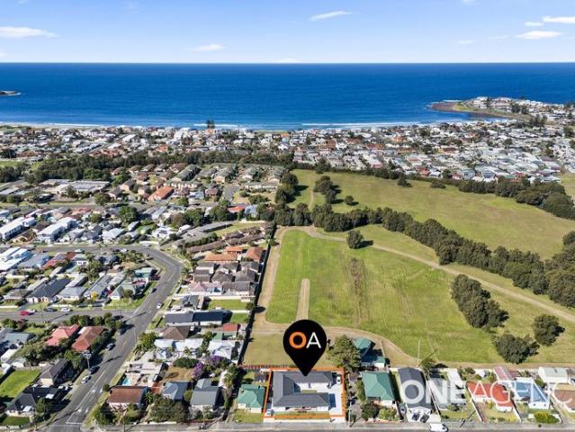 EASY CARE COASTAL LIVING IN A CONVENIENT WARILLA SETTING