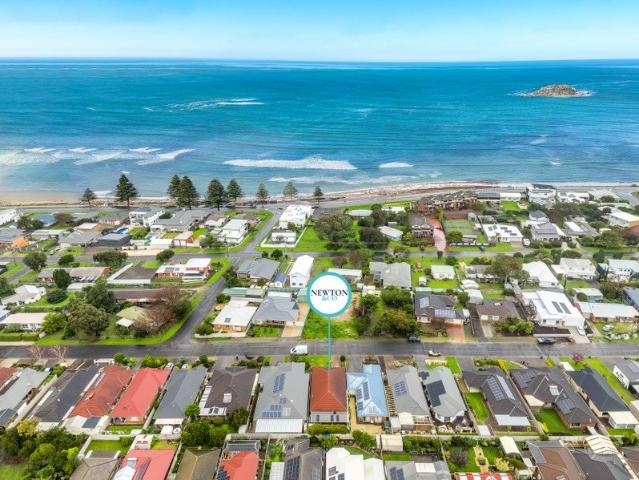 Easy Care Coastal Living in a Peaceful Encounter Bay Location!