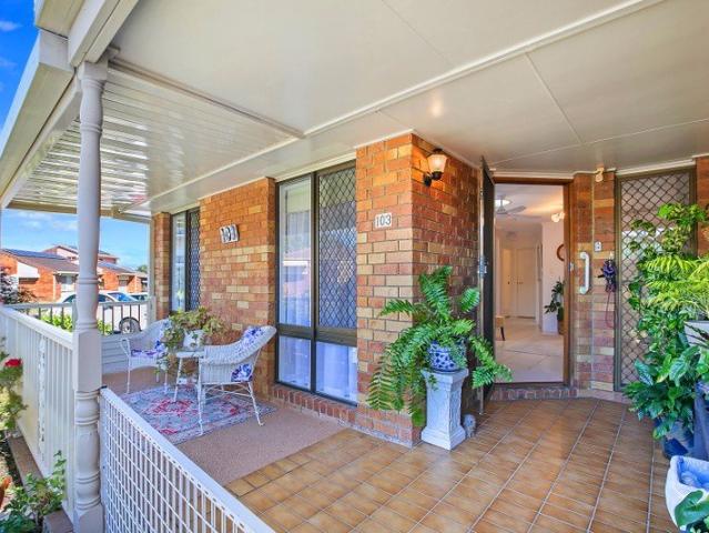 Easy Care Coastal Living in the Sought After Peninsula Gardens Estate
