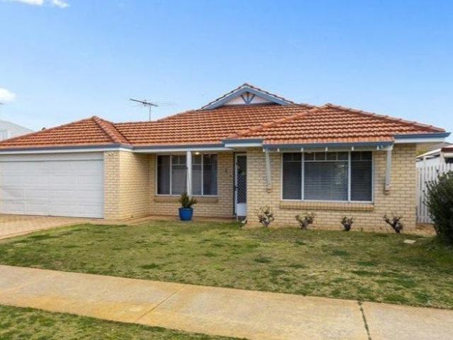 EASY CARE ABODE WITHIN A PREMIUM COASTAL POSITION, WITH EXTENSIVE PARKLAND TO THE SURROUNDS