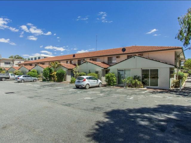 Easy care Apartment Close to Everything!