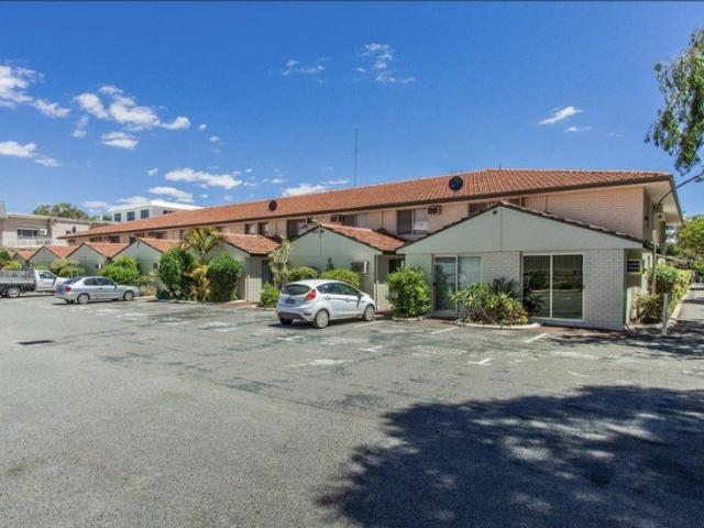 Easy care Apartment Close to Everything!
