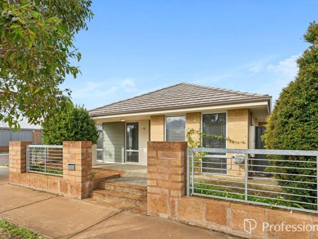 Easy Care Family Home Close to Everything
