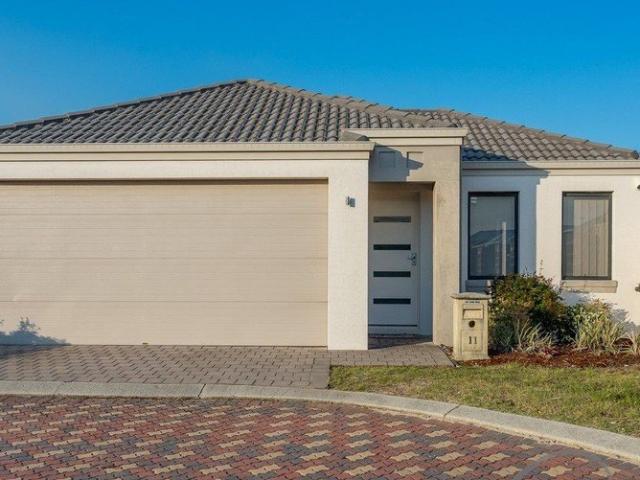 GREAT LOCATION EASY CARE FAMILY HOME NEAR AMENITIES