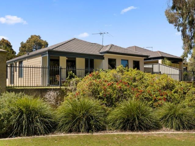 EASY CARE HOME WITH PARK OUTLOOK