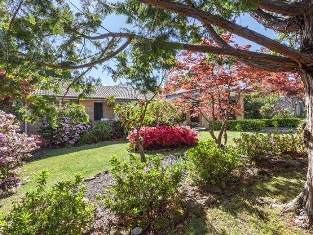 Easy care home with peaceful garden setting