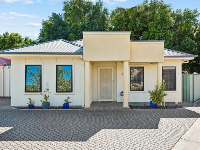 Easy Care Home in Quiet Setting
