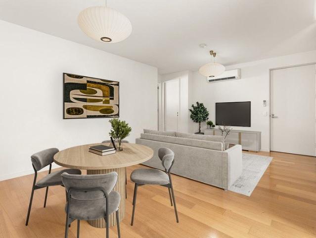 Easy Care Living Near Parks, Cafés & the CBD