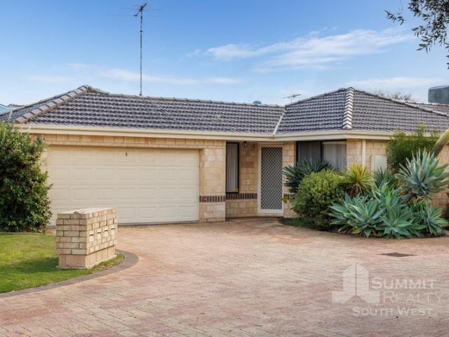 Easy Care Living Opposite Big Swamp Parkland