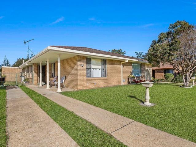 Easy Care Living Or Smart Investment In A Prime Level Location
