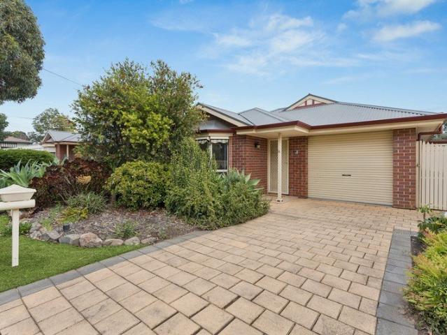 Easy Care Living Close to the Coast!