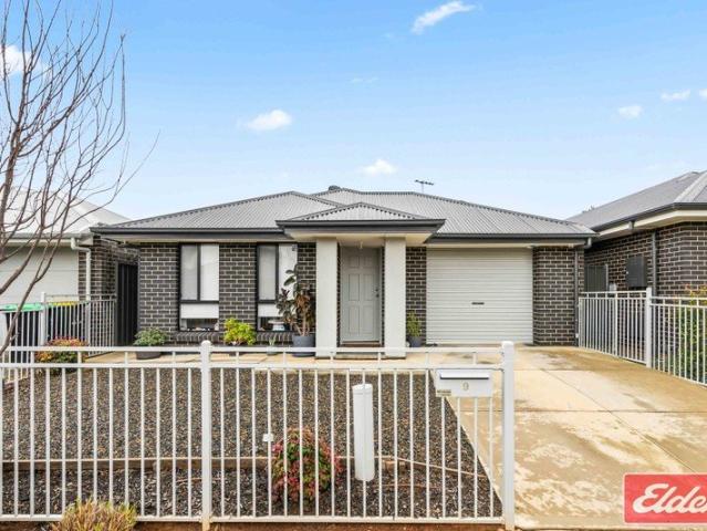 Easy care Living & Convenient Location