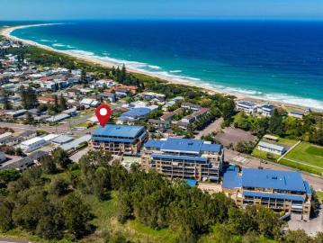 Easy Care Living Directly Opposite the Beach