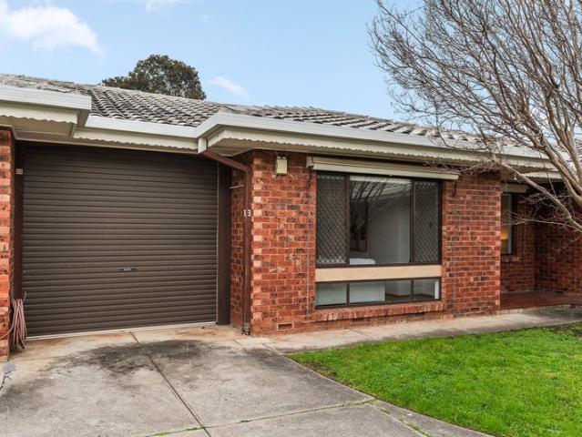 Easy Care Living in a Connected Daw Park Setting