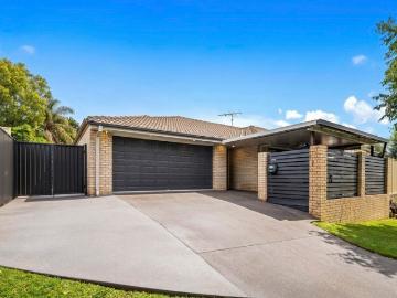 WILL BE SOLD ENQUIRE ASAP! RENOVATED DUPLEX IN THE HEART OF UPPER COOMERA!