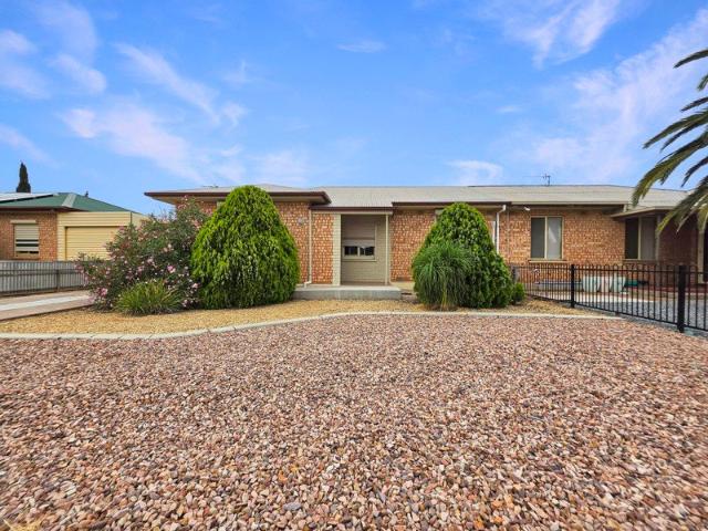 Easy Care Living in a Convenient Location!