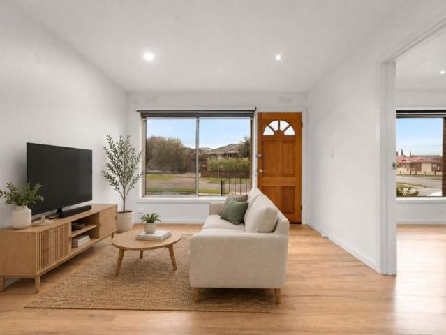 Easy Care Living in a Lifestyle Location