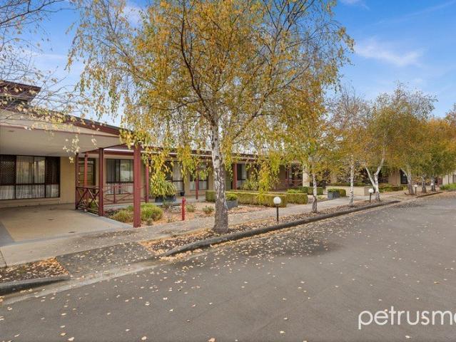 Easy Care Living in a Secure Gated Community!