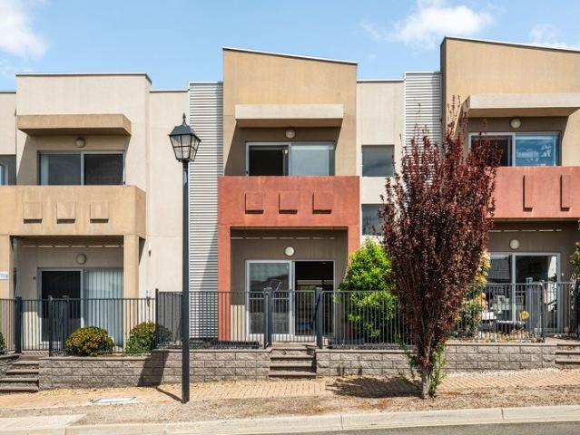 Easy Care Living in a Parkside Setting