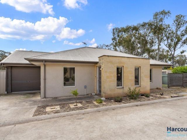Easy Care Living in a Peaceful Lyndoch Location