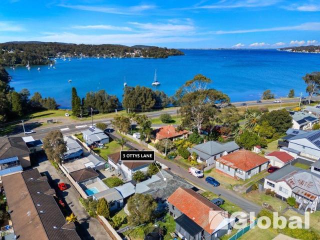 Easy Care Living in a Prime Lakeside Location