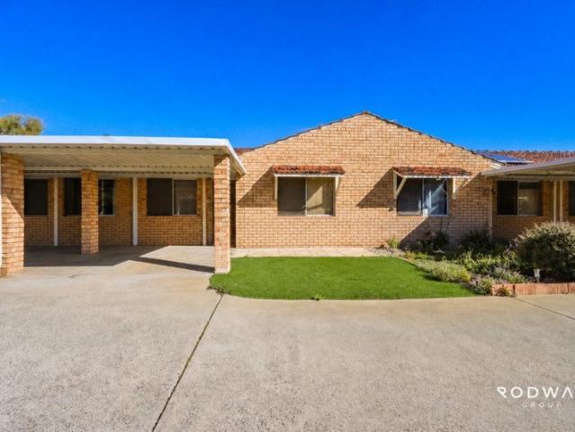 Easy Care Living in a Prime Rockingham Location!