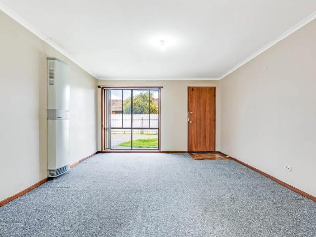 Easy Care Living in a Quiet Court Location