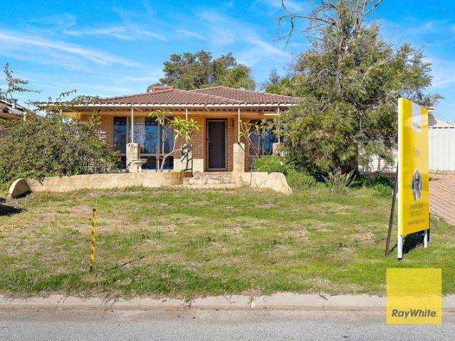 Easy Care Living in a Quiet Cul De Sac