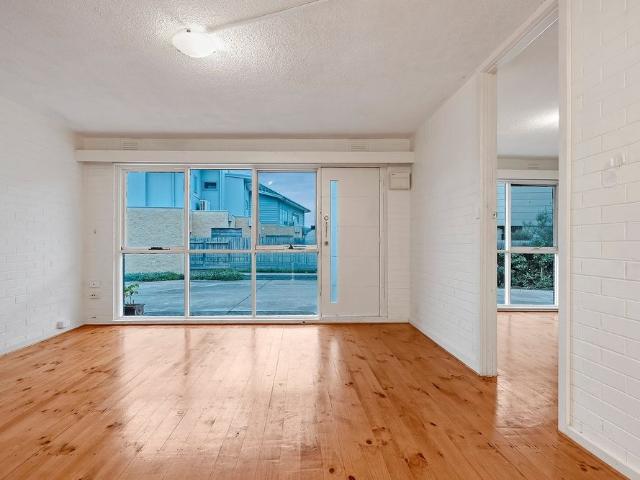 Easy Care Living in a Quiet Hastings Location