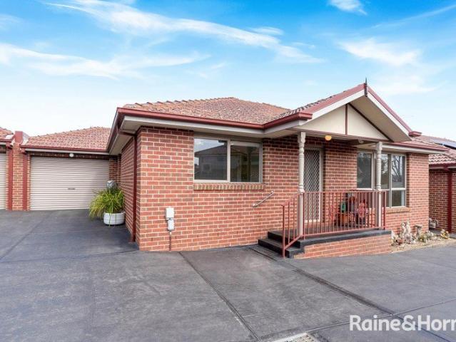 Easy Care Living in a Walk to Town Location