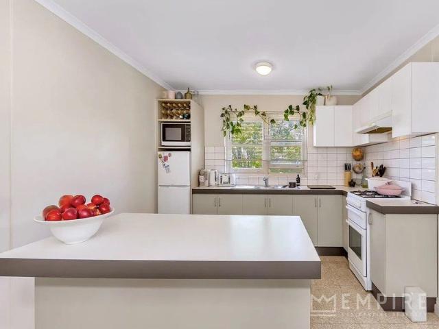 Easy Care Living in Como!