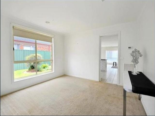 Easy Care Living in Lake Gardens