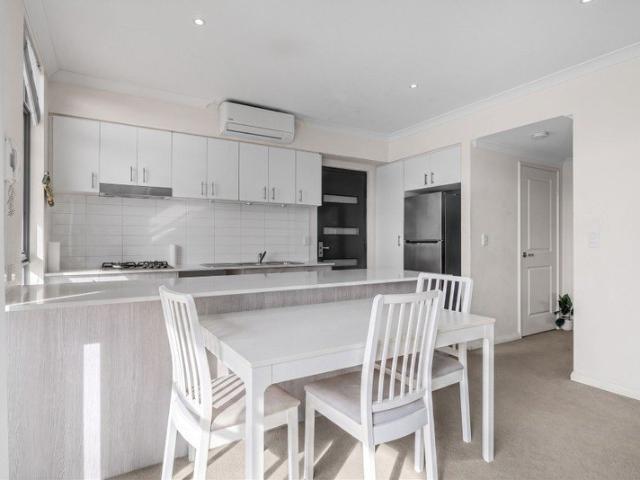 Easy Care Living in Small Complex!