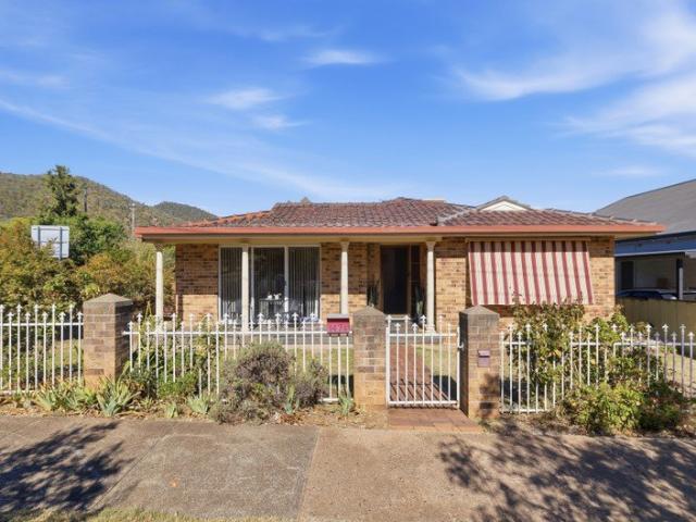 Easy Care Living in the Heart of East Tamworth