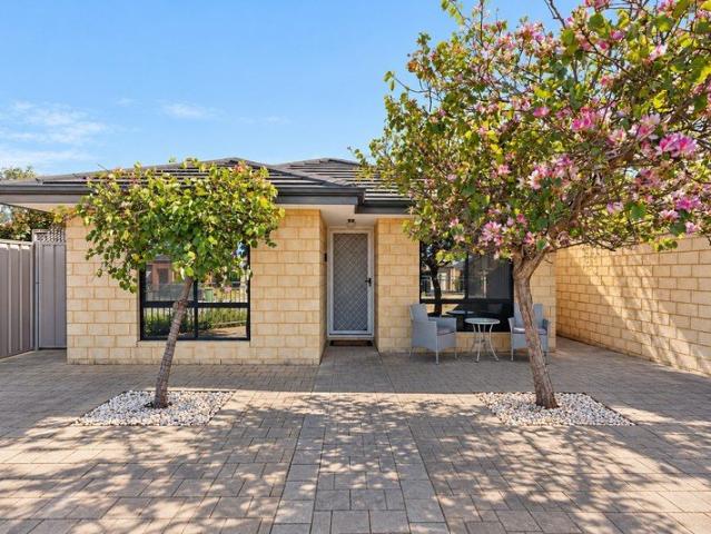 Easy Care Living in the Heart of Southern River!