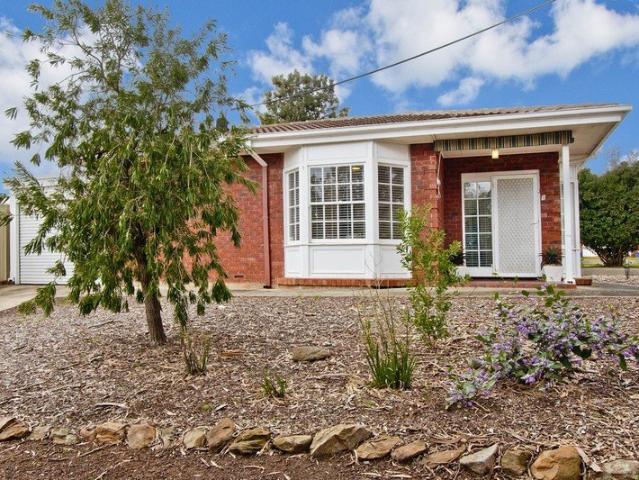 Easy Care Living Just minutes from the CBD