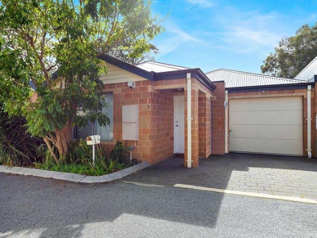 Easy Care Living with a Beautiful Reserve Outlook