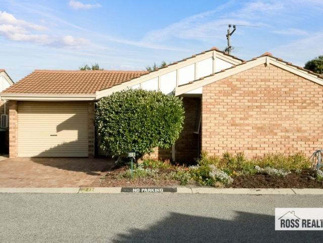 Easy Care Living with an Entertainer's Backyard