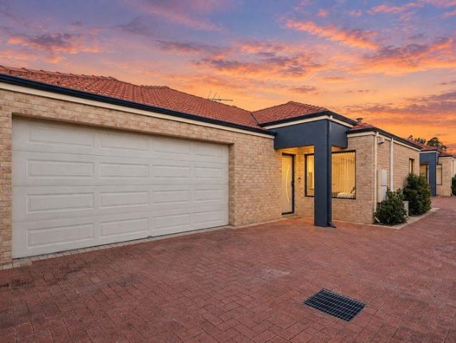 Easy Care Living with Space, Privacy & a Sun Filled Courtyard