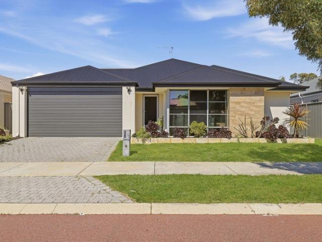 EASY CARE LIVING WITHIN A PERFECTLY PLACED AND CENTRAL SETTING